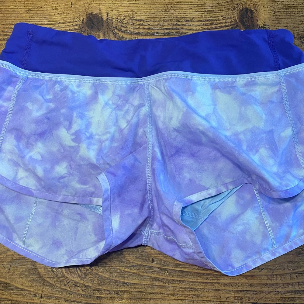 Adorable Lululemon Speed Running Shorts- size 8